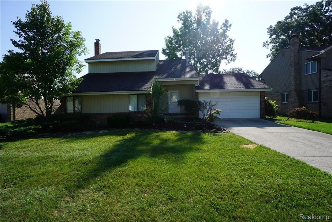 1098 Paddington Road Canton, MI 48187 - Photo 1 of 35 DSC02029.JPG