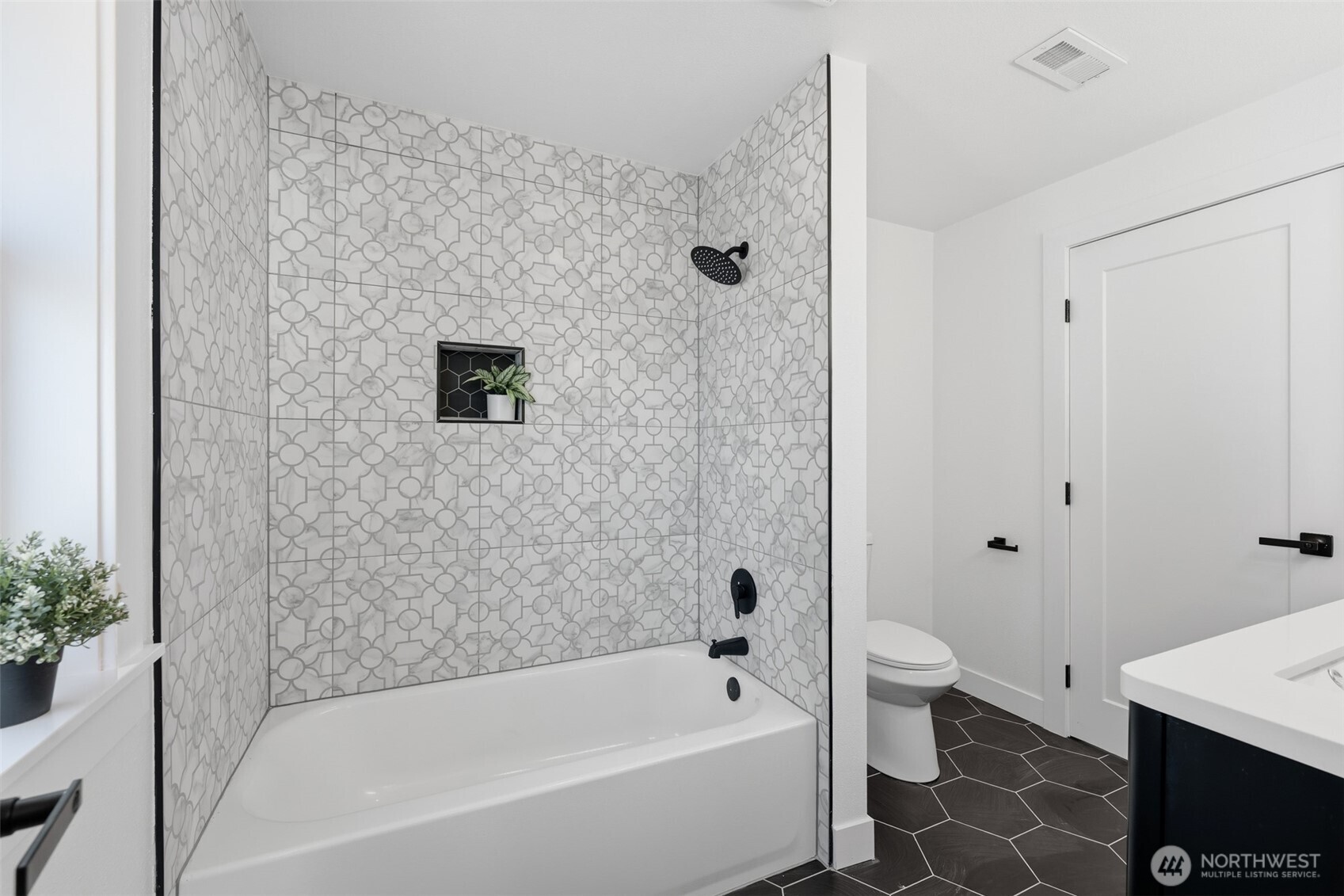 8817 South Alaska Street Tacoma, WA 98444 - Photo 18 of 39