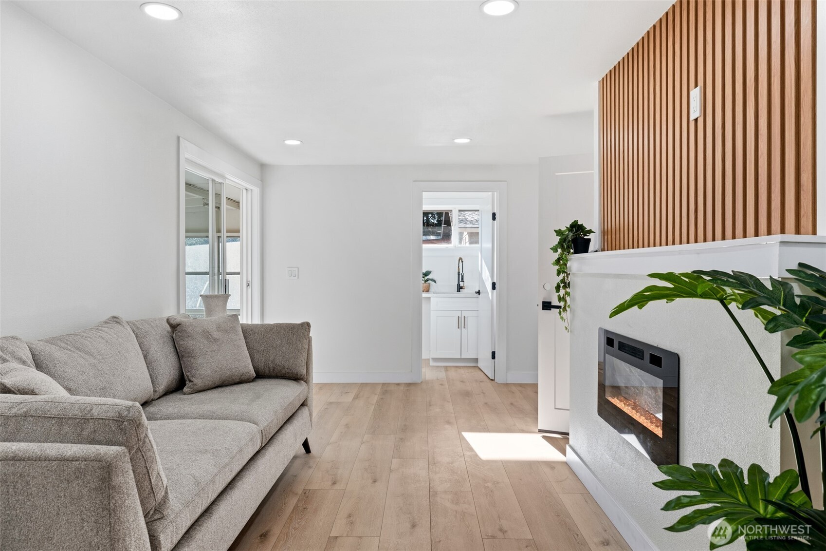 8817 South Alaska Street Tacoma, WA 98444 - Photo 10 of 39