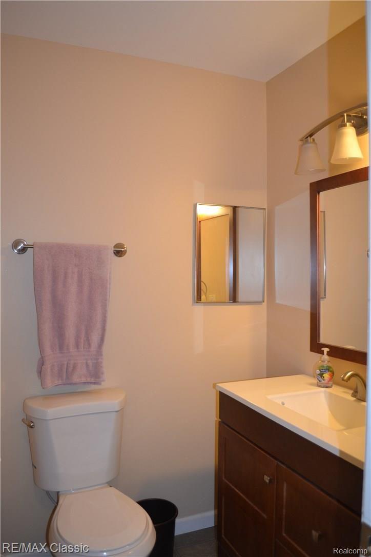 1235 Bay Ridge Drive Highland, MI 48356 - Photo 6 of 18 1st Floor Full Bath