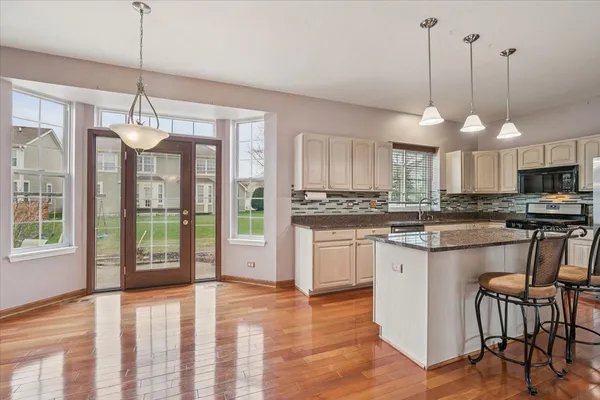 $539,900 | 1208 Shetland Drive, Mundelein, IL 60060