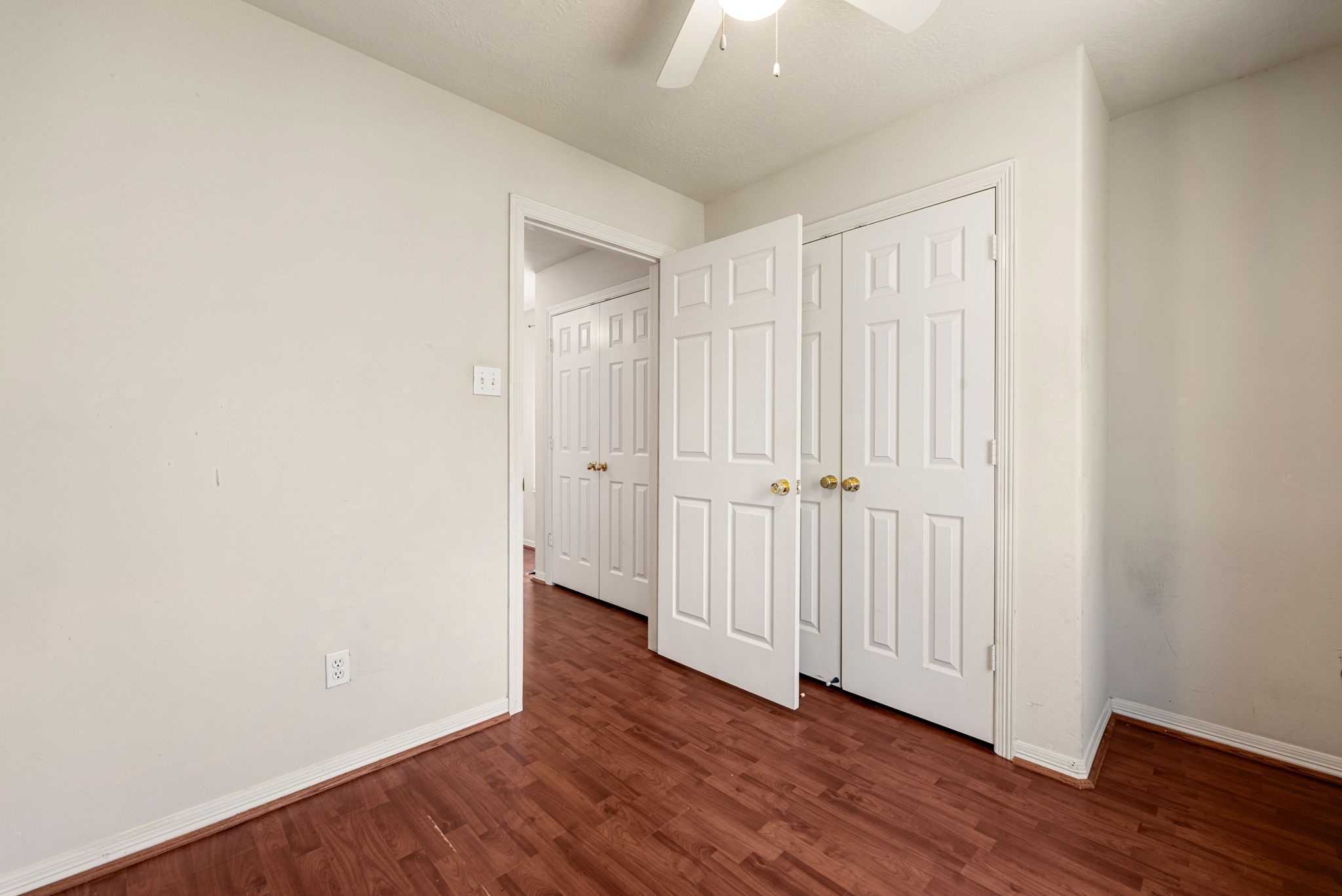 6418 England Street Houston, TX 77021 - Photo 18 of 29 a view of a livingroom with wooden floor