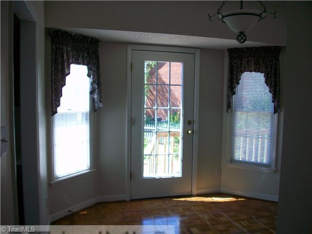 3901 Sandlewood Road High Point, NC 27265 - Photo 11 of 12 Breakfast.