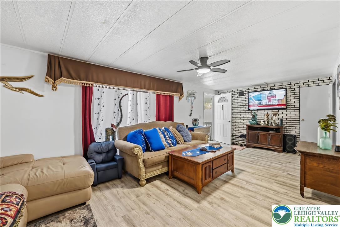 8743 Turkey Ridge Road Breinigsville, PA 18031 - Photo 5 of 24