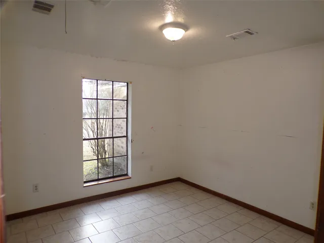 $1,895 | 130 County Road 6421, Dayton, TX 77535