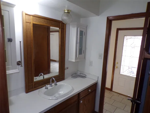 $1,895 | 130 County Road 6421, Dayton, TX 77535