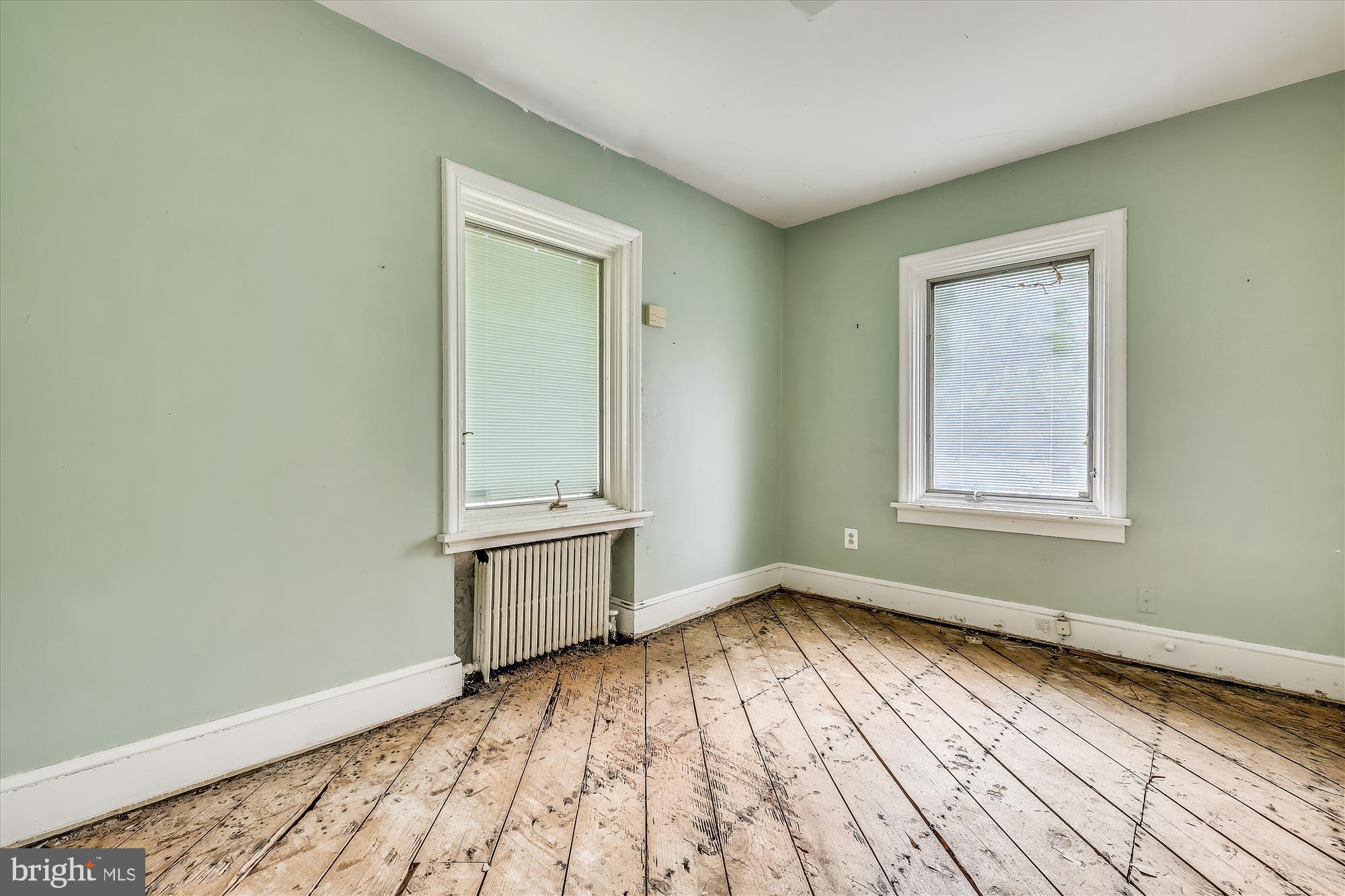 10207 Greenacres Drive Silver Spring, MD 20903 - Photo 21 of 50 Main Level Bedroom