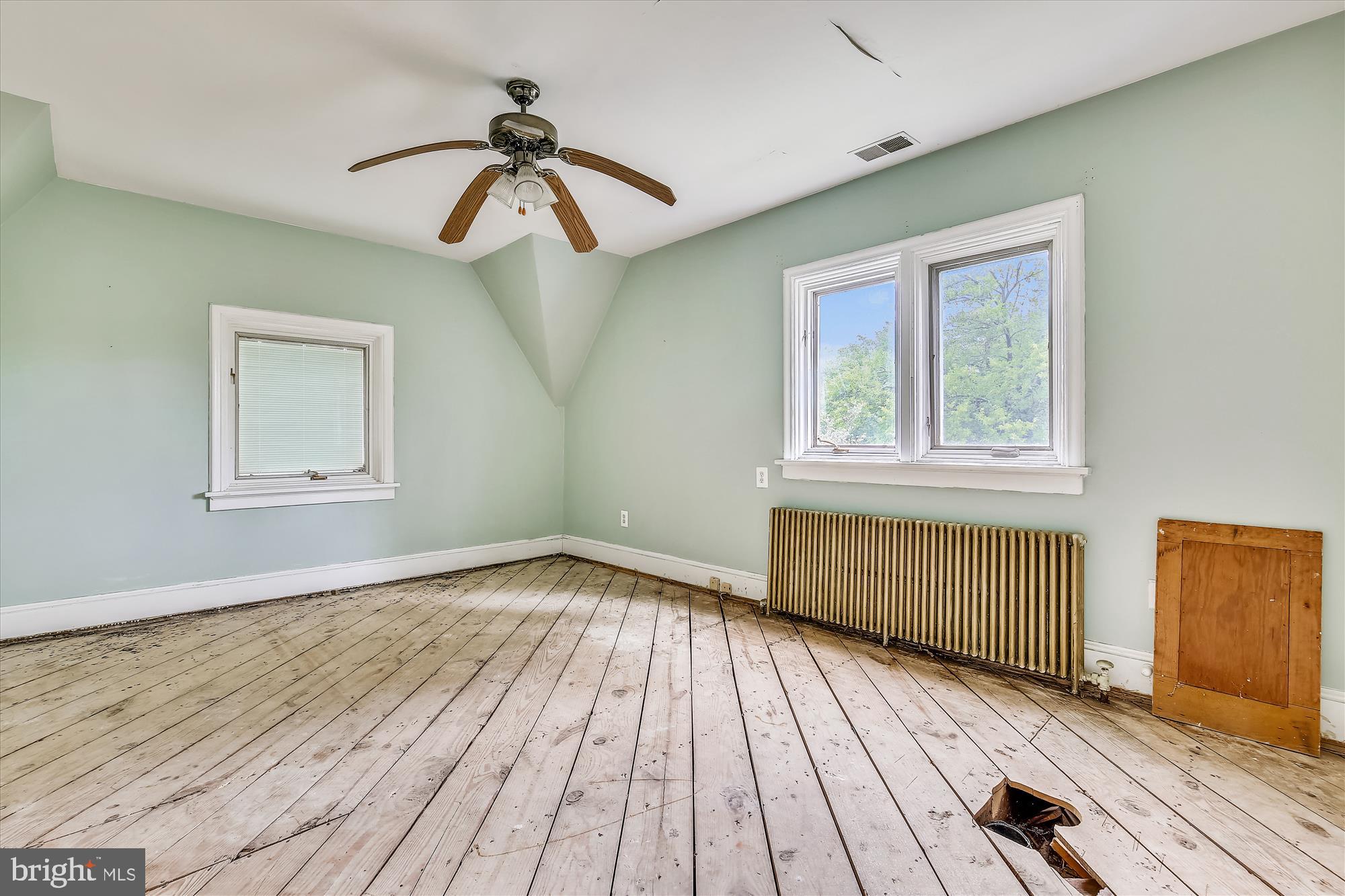 10207 Greenacres Drive Silver Spring, MD 20903 - Photo 31 of 50 3rd Bedroom