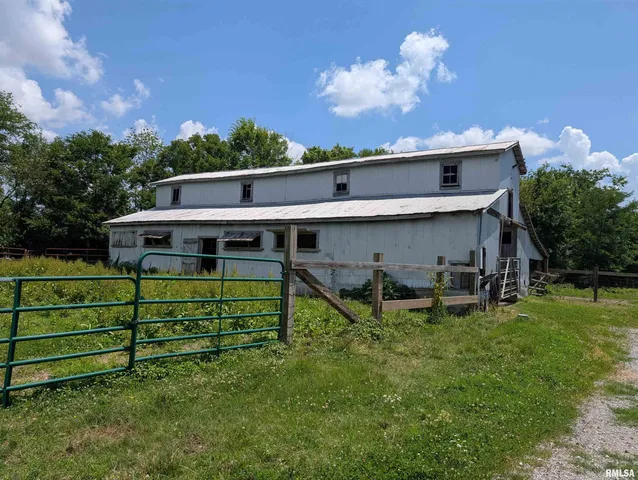 $299,000 | 340 Dameron Lane, Vienna, IL 62995