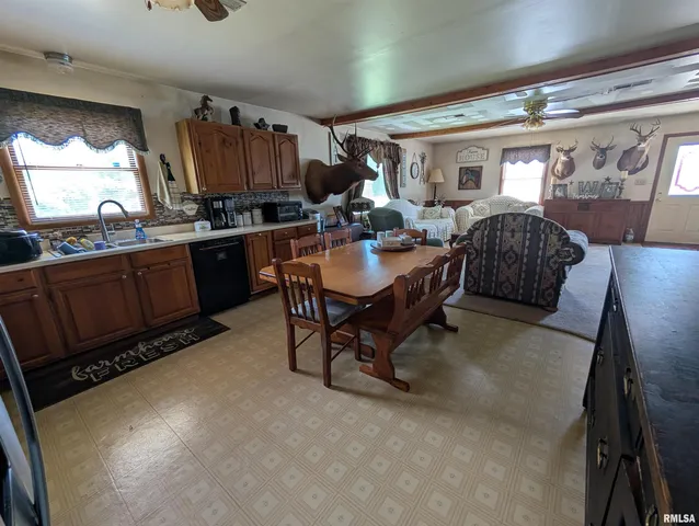 $299,000 | 340 Dameron Lane, Vienna, IL 62995