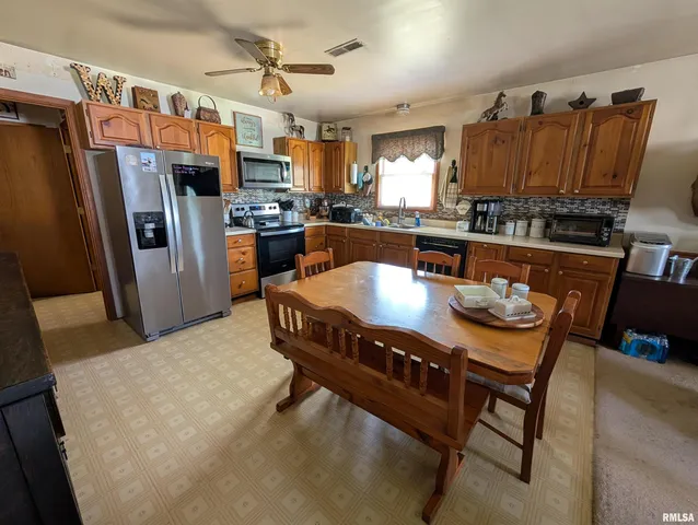 $299,000 | 340 Dameron Lane, Vienna, IL 62995