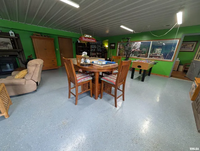 $299,000 | 340 Dameron Lane, Vienna, IL 62995