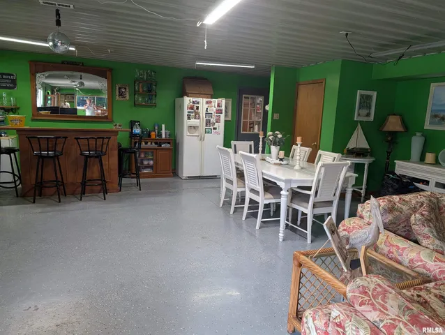 $299,000 | 340 Dameron Lane, Vienna, IL 62995