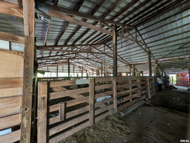 $299,000 | 340 Dameron Lane, Vienna, IL 62995