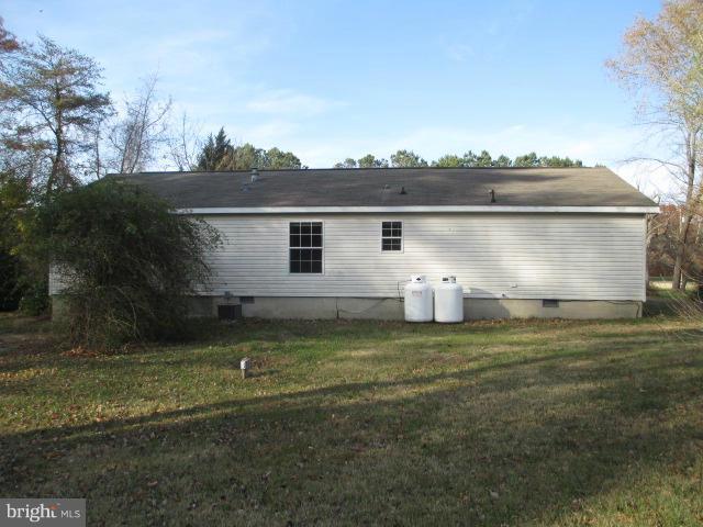 Exterior (Rear)