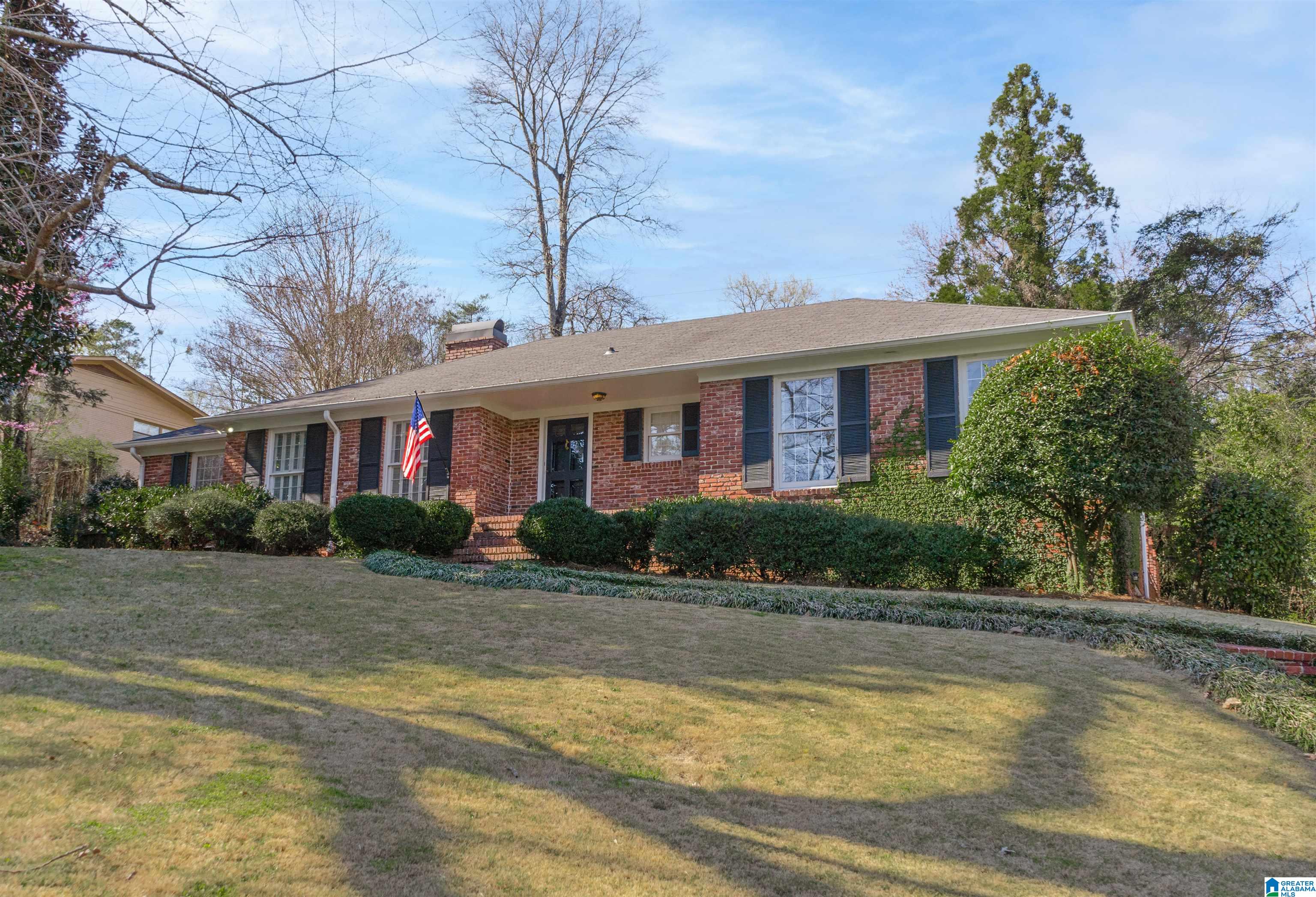 3328 North Woodridge Road Birmingham, AL 35223 - Photo 1 of 33