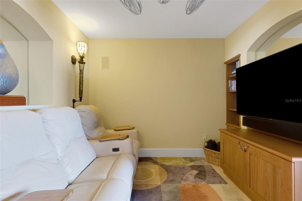 464 Golden Gate Point, Unit 403 Sarasota, FL 34236 - Photo 20 of 95