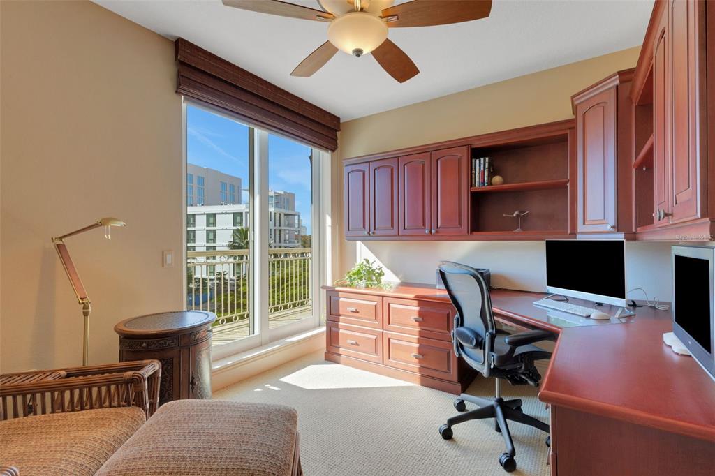 464 Golden Gate Point, Unit 403 Sarasota, FL 34236 - Photo 47 of 95