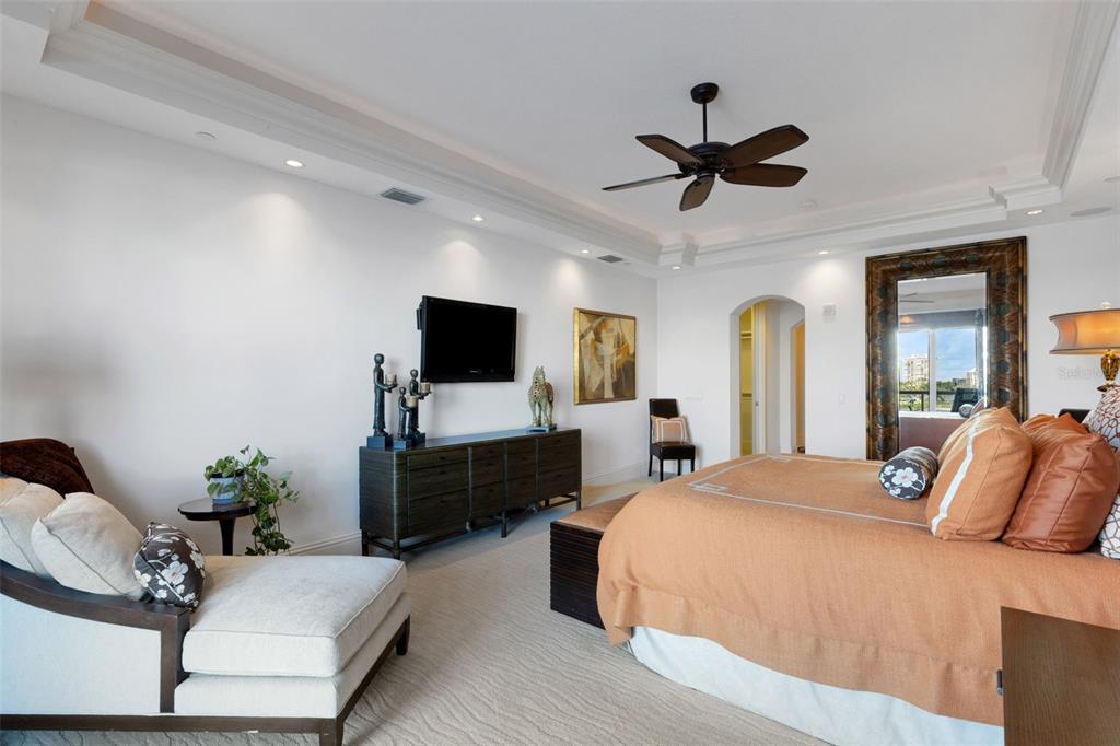 464 Golden Gate Point, Unit 403 Sarasota, FL 34236 - Photo 64 of 95