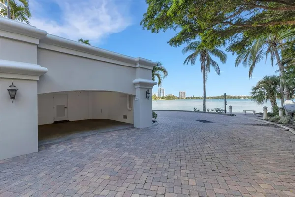 $4,150,000 | 464 Golden Gate Point, Unit 403, Sarasota, FL 34236
