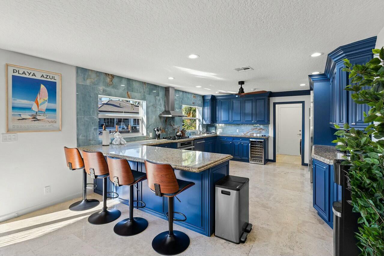 964 Eve Street Delray Beach, FL 33483 - Photo 11 of 68 tempImageSNKtXD