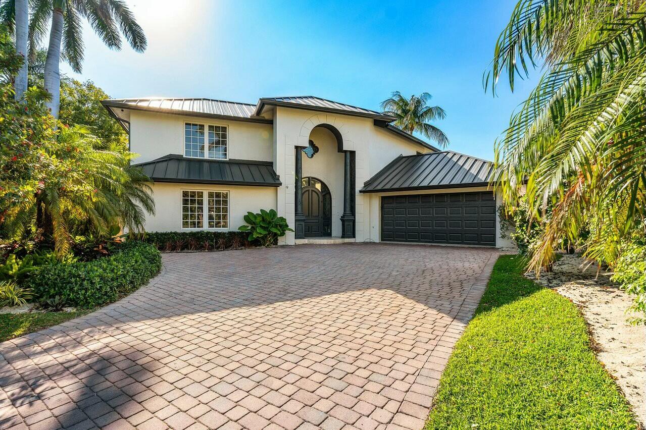 964 Eve Street Delray Beach, FL 33483 - Photo 3 of 68 tempImageKFP6es