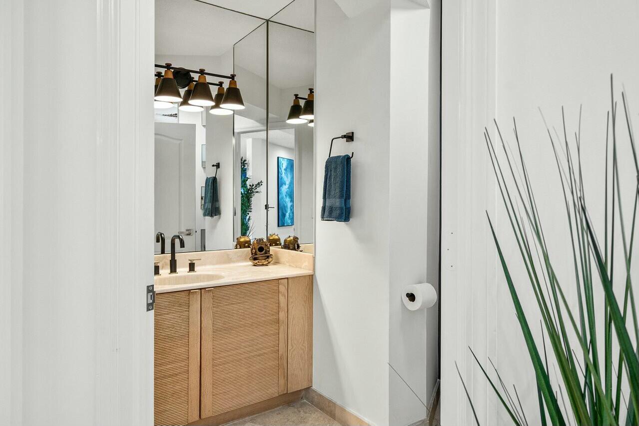 964 Eve Street Delray Beach, FL 33483 - Photo 36 of 68 tempImagelc87Ox