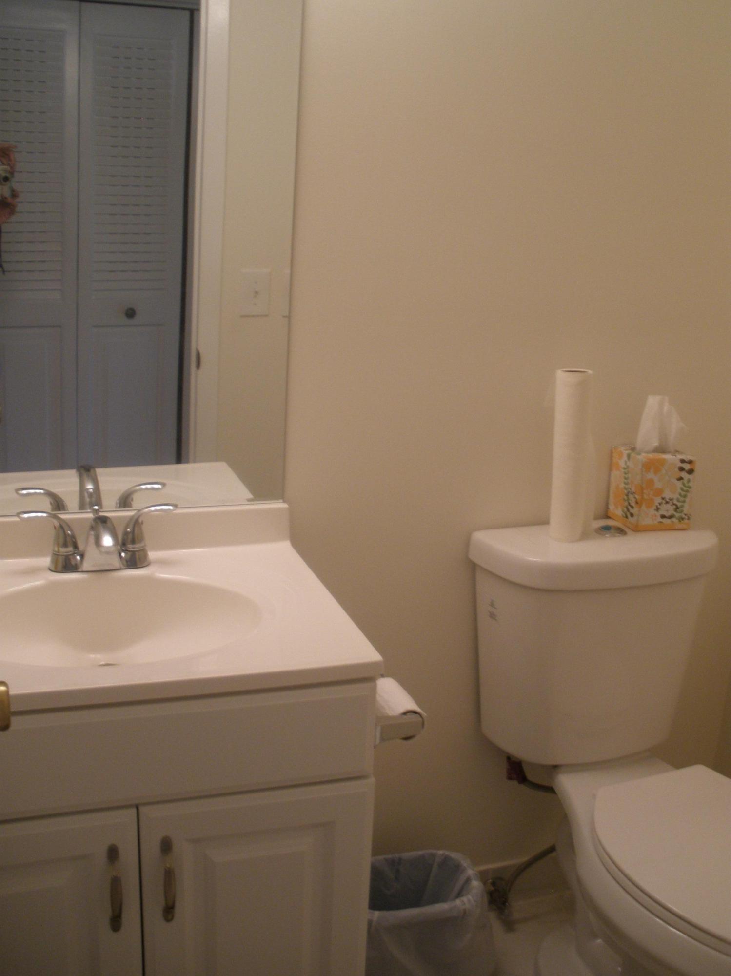 87 Mansfield F, Unit C Boca Raton, FL 33434 - Photo 8 of 11 0Bath