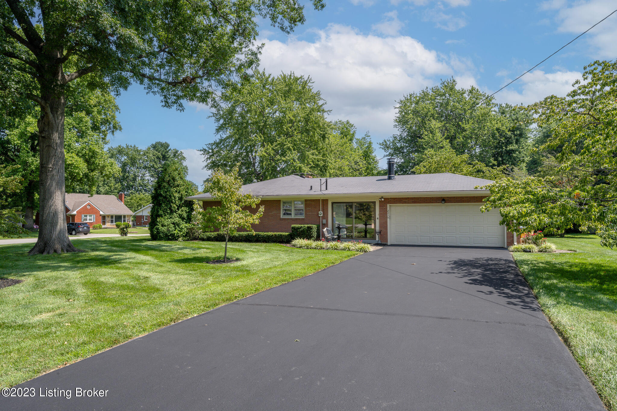 2315 Janlyn Road Louisville, KY 40299 - Photo 31 of 32 2315 Janlyn Rd-5