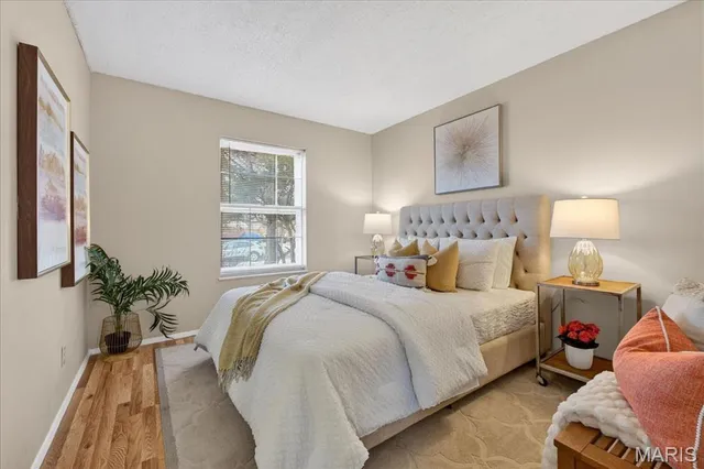 $189,900 | 4046 Del Lago Drive, Florissant, MO 63034