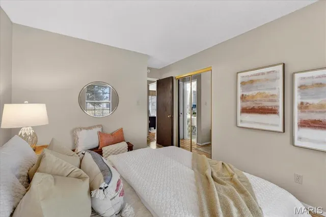 $189,900 | 4046 Del Lago Drive, Florissant, MO 63034