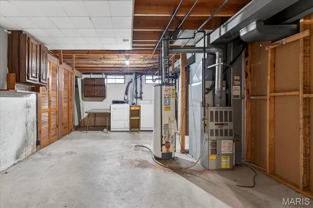 $189,900 | 4046 Del Lago Drive, Florissant, MO 63034