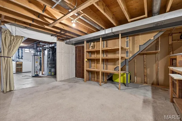 $189,900 | 4046 Del Lago Drive, Florissant, MO 63034