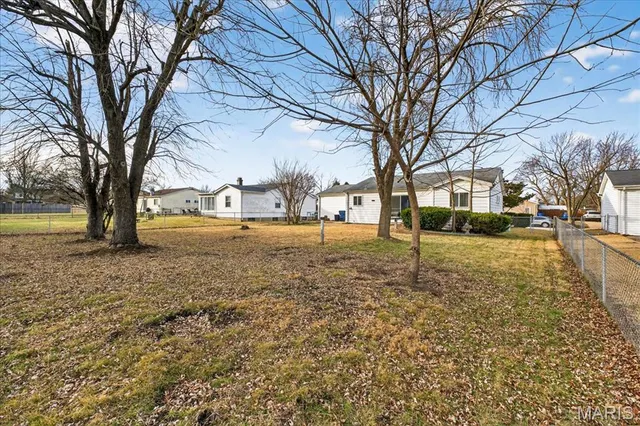 $189,900 | 4046 Del Lago Drive, Florissant, MO 63034