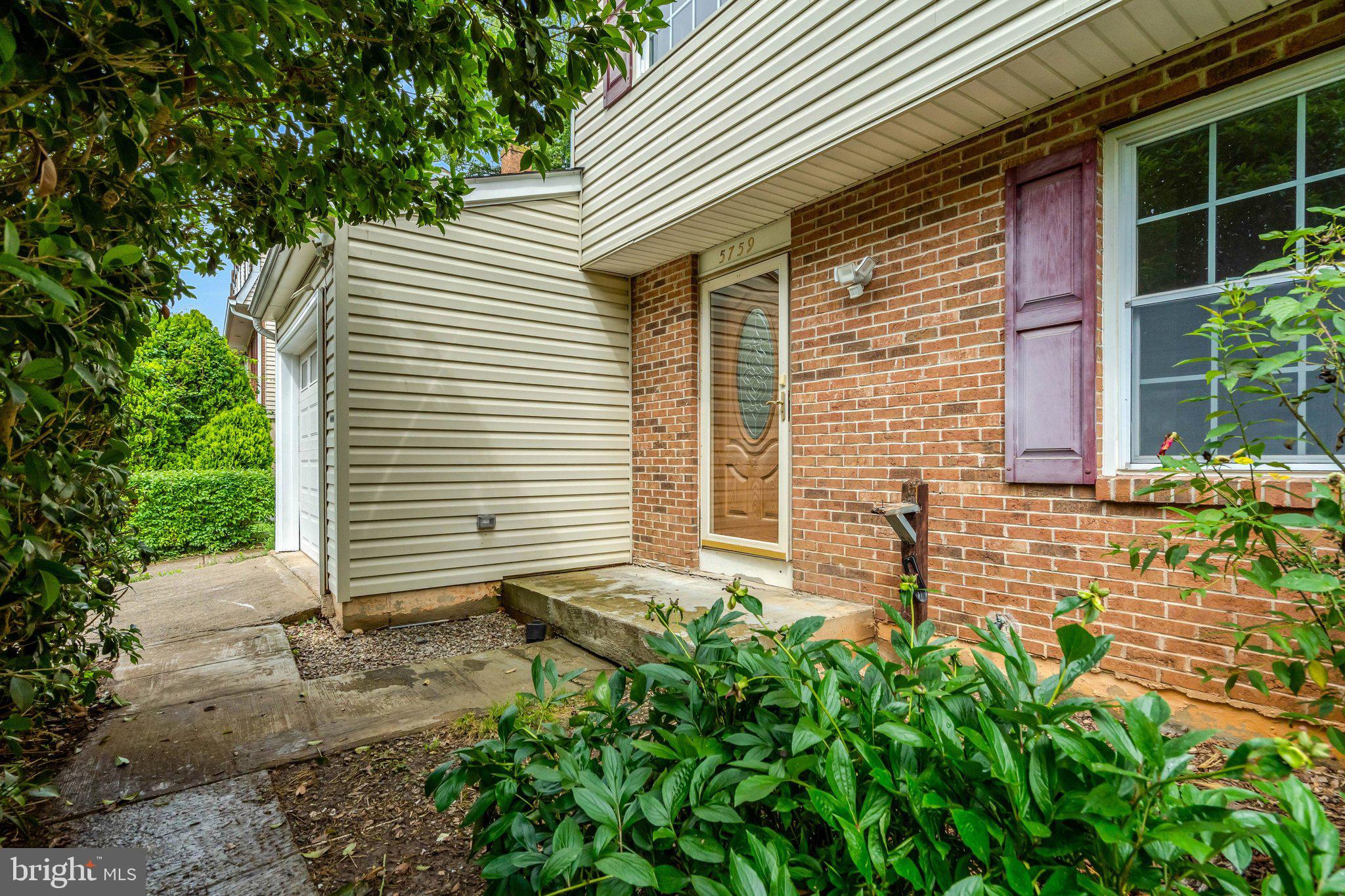 5759 Heming Avenue Springfield, VA 22151 - Photo 4 of 54