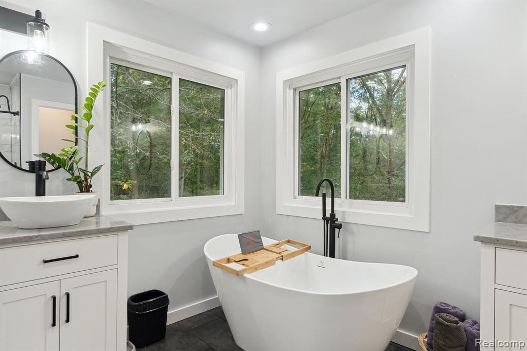 9215 Mabley Hill Road Fenton, MI 48430 - Photo 24 of 65