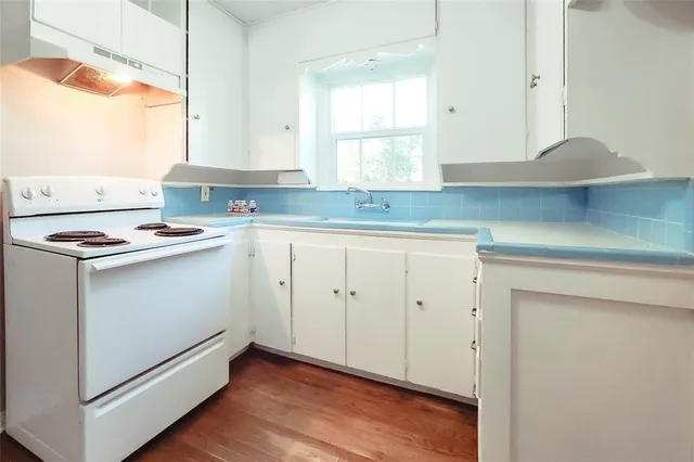 $1,900 | 3458 Brady Avenue, Fort Worth, TX 76109