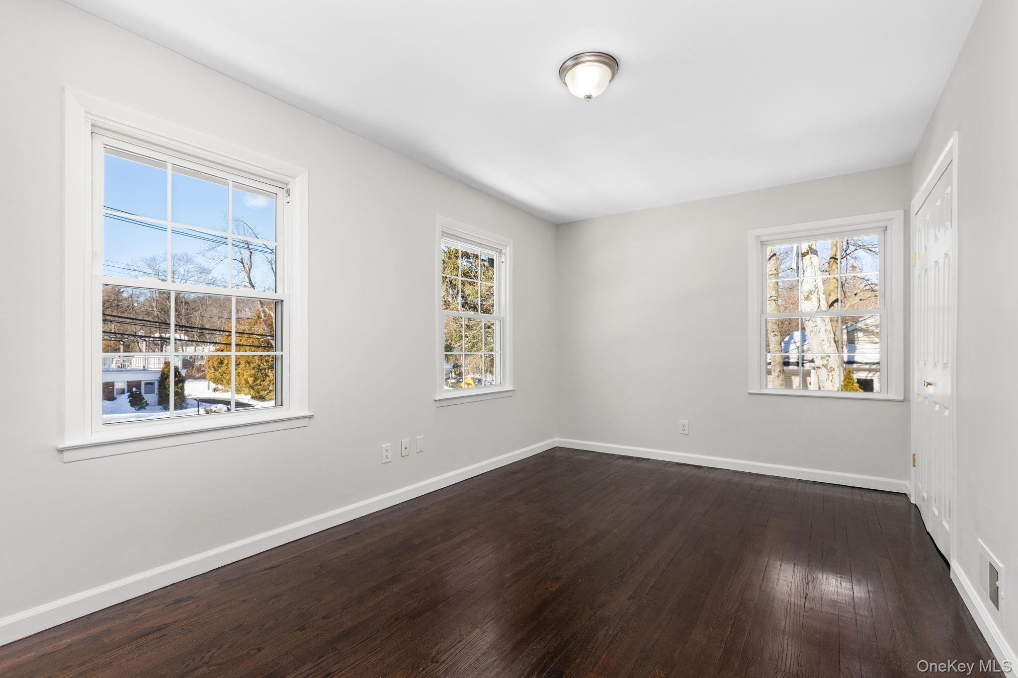 91 Worthington Road White Plains, NY 10607 - Photo 26 of 50