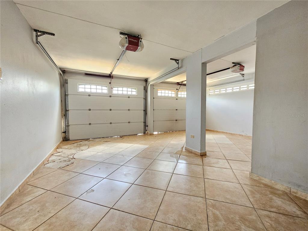 3 B-10 Bayamon, PR 00956 - Photo 41 of 45 GARAGE