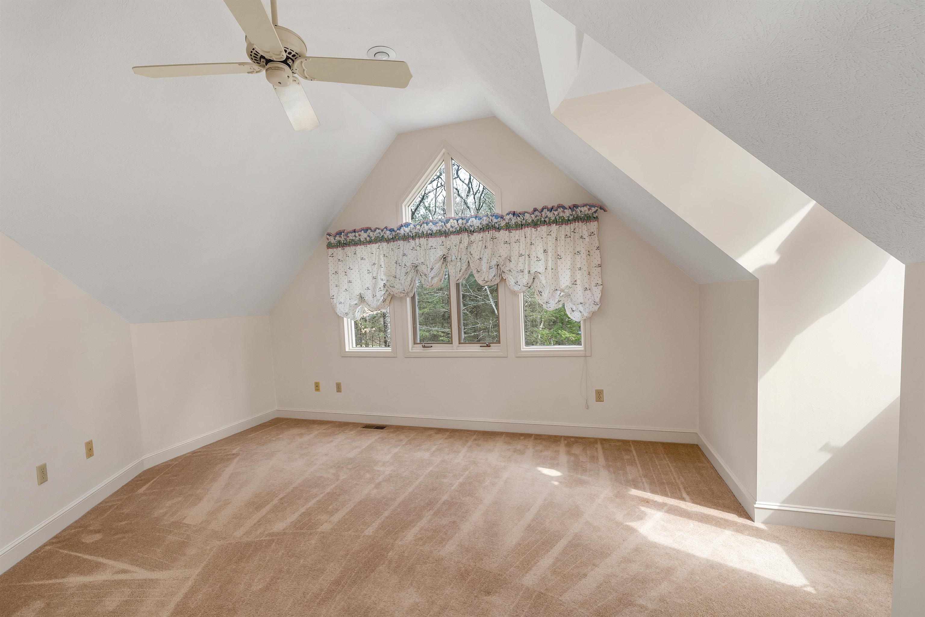 64 Horace Greeley Road Amherst, NH 03031 - Photo 22 of 38