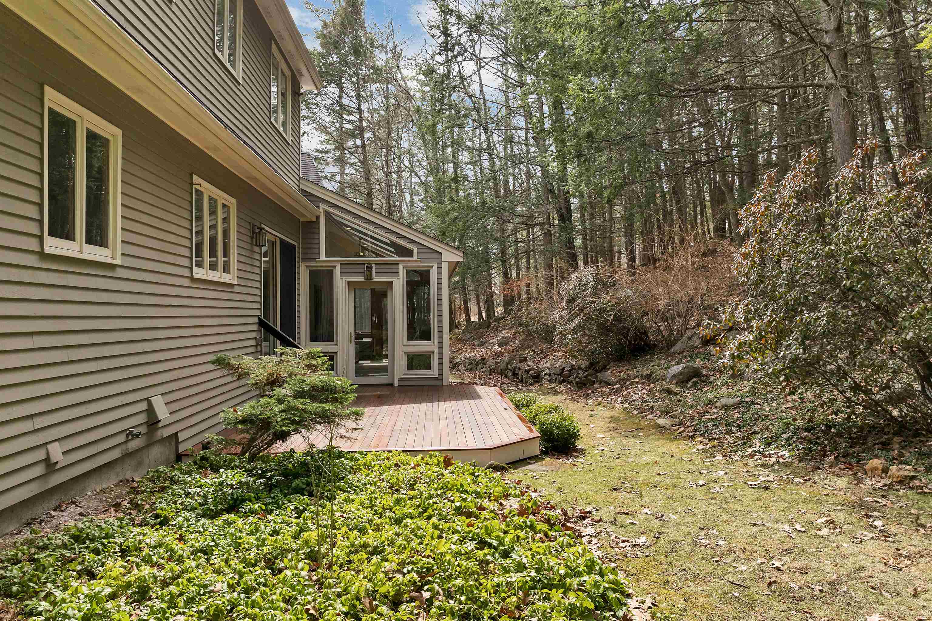 64 Horace Greeley Road Amherst, NH 03031 - Photo 31 of 38