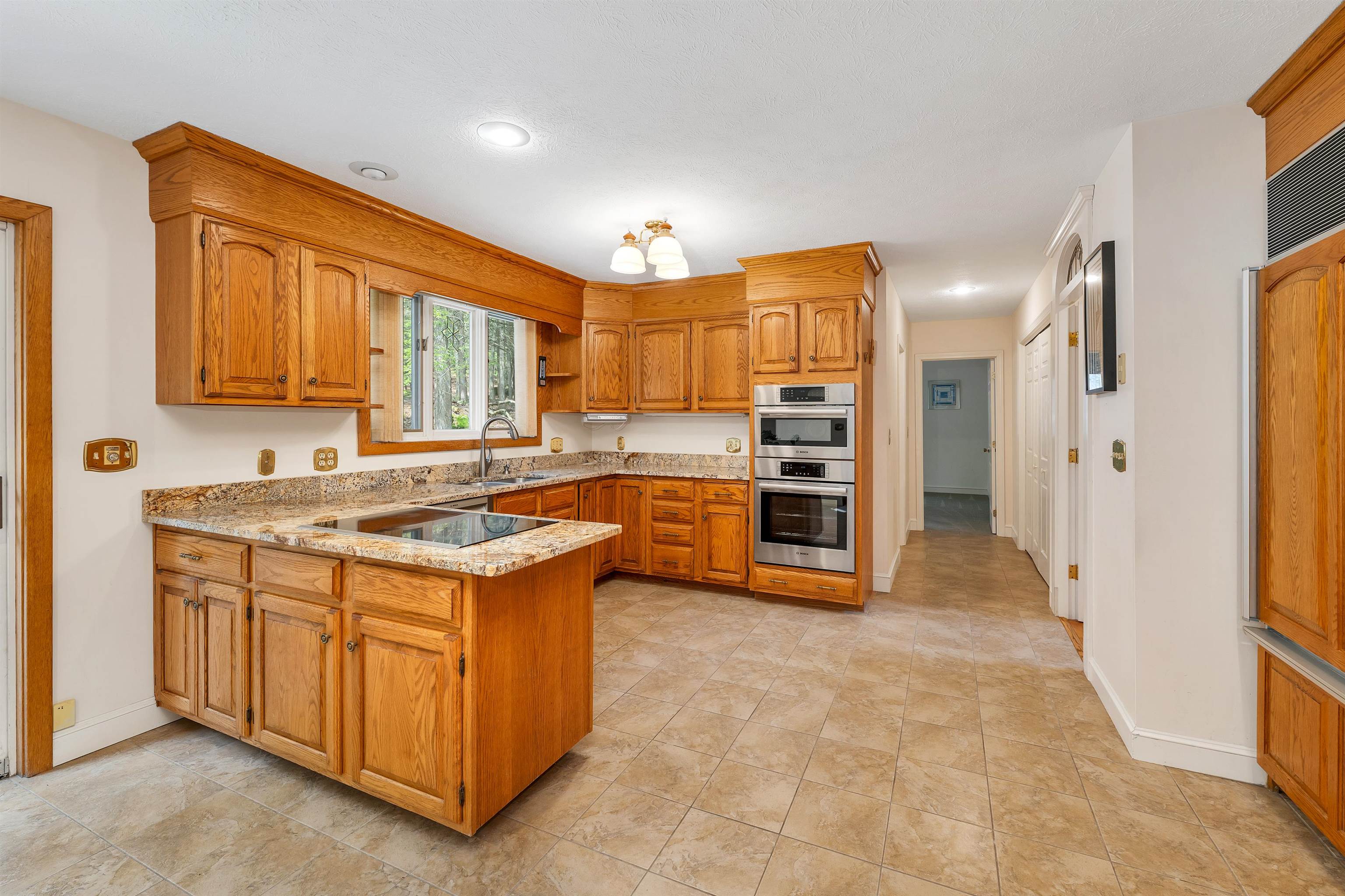 64 Horace Greeley Road Amherst, NH 03031 - Photo 7 of 38