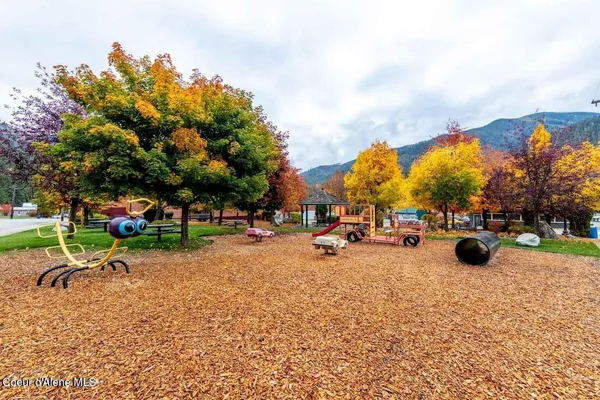 $145,000 | 306 2nd Street, Unit 3, Mullan, ID 83846