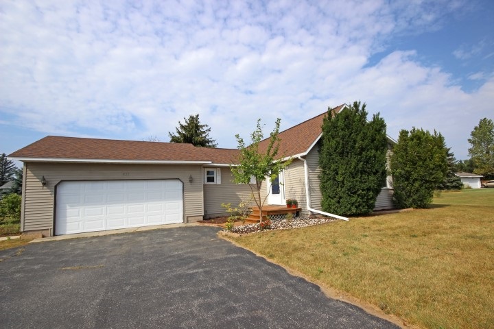 835 North Keystone Road Traverse City, MI 49696 - Photo 37 of 37 1838979-36.JPG