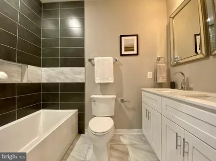 $500,000 | 765 North Uber Street, Unit 1, Philadelphia, PA 19130