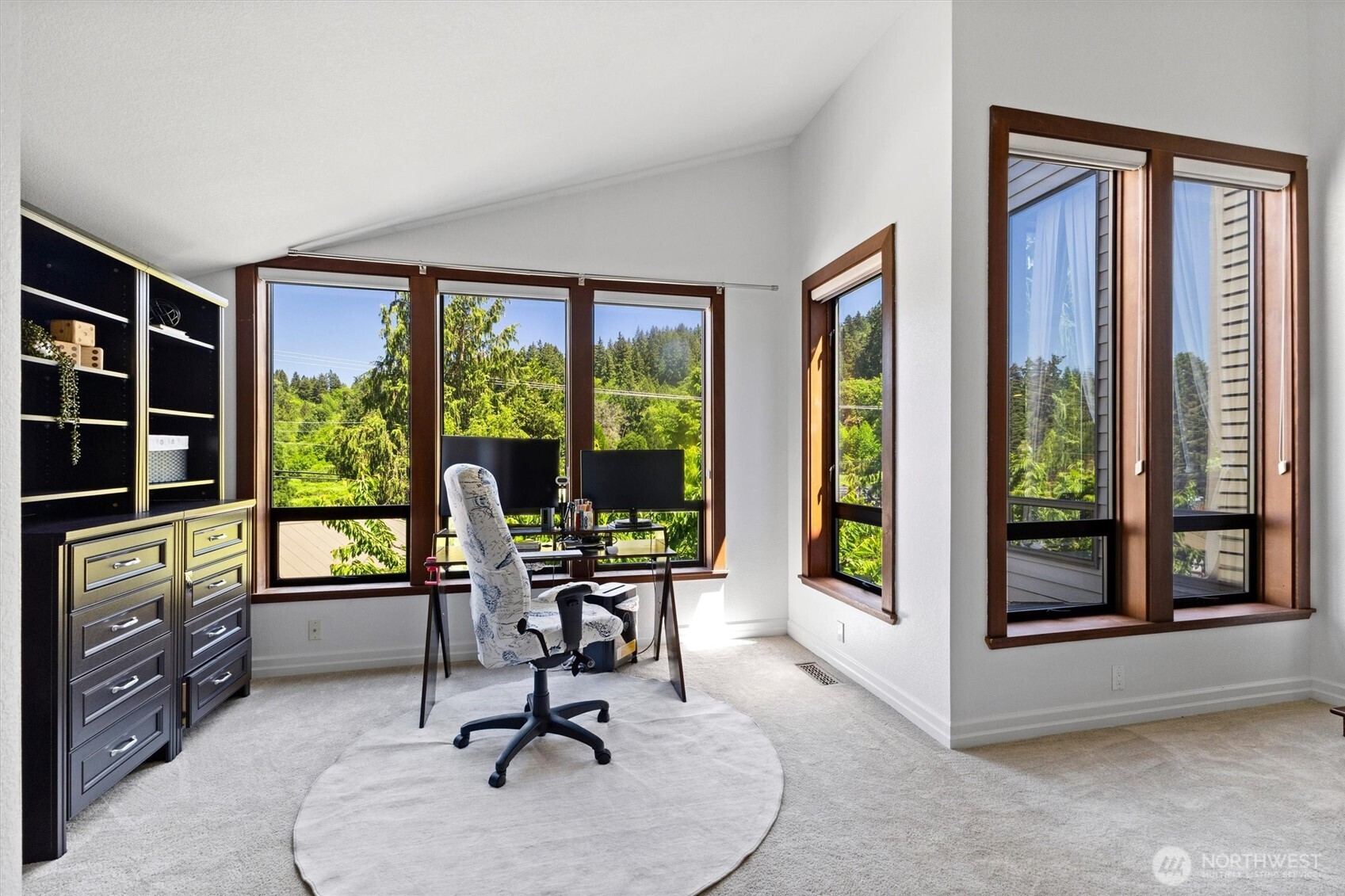 16306 Valhalla Drive Bothell, WA 98011 - Photo 6 of 27