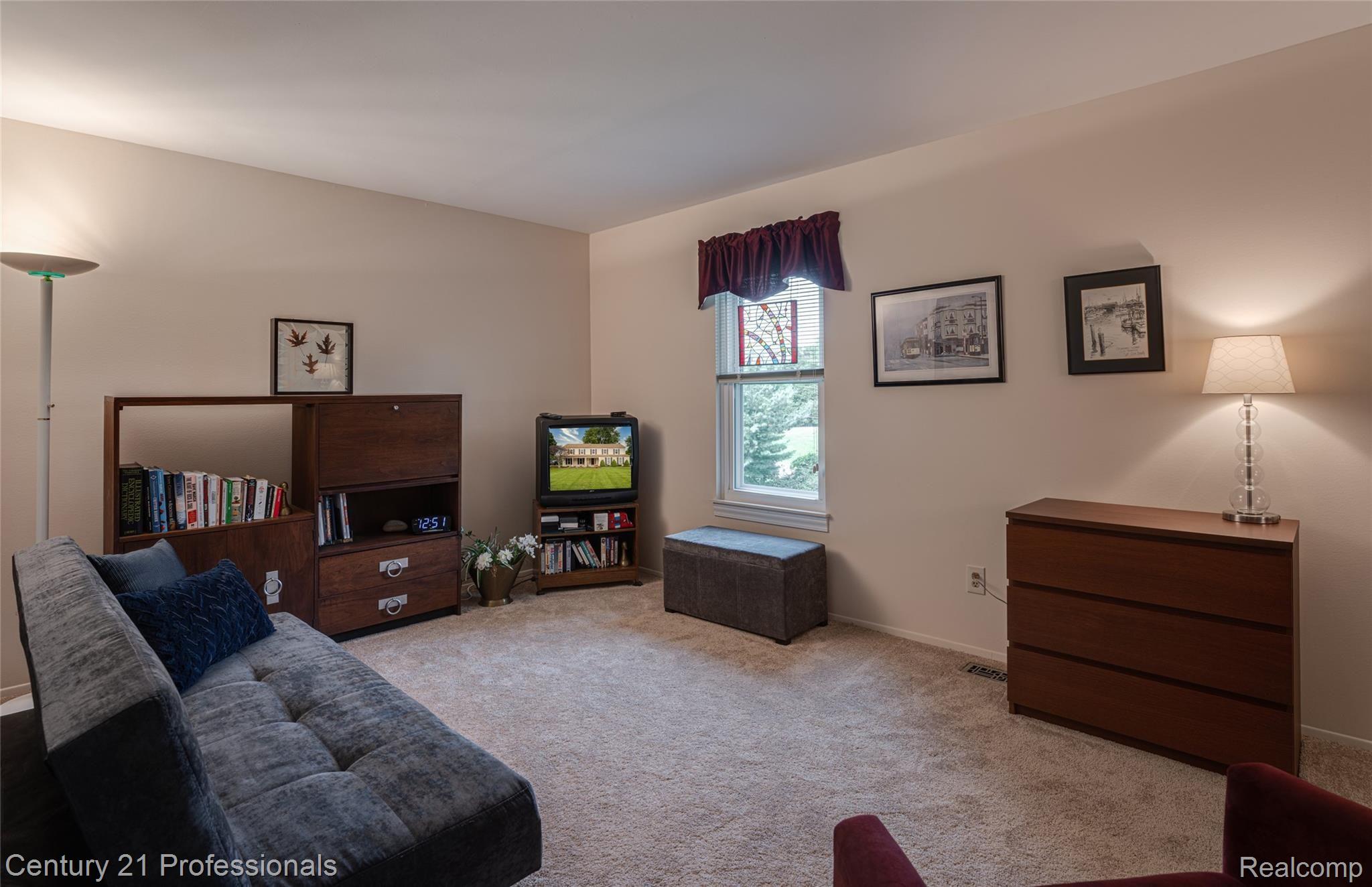 1354 North Fairview Lane Rochester, MI 48306 - Photo 30 of 70 30_Bedroom 2.jpg