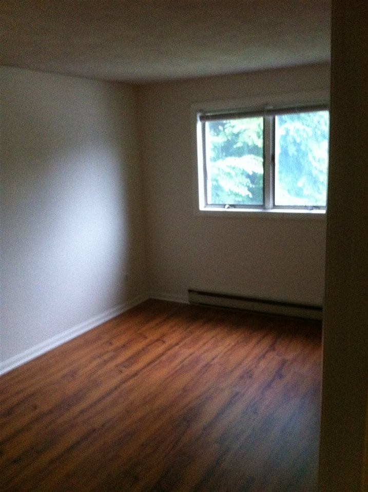 23 Old Stagecoach Road, Unit 24 Epping, NH 03042 - Photo 4 of 5