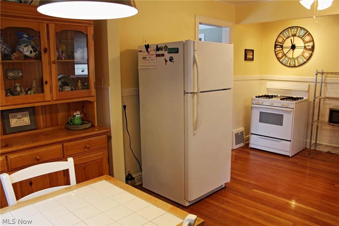 1110 Plainfield Road Cleveland, OH 44121 - Photo 11 of 24 Gallery Image 11