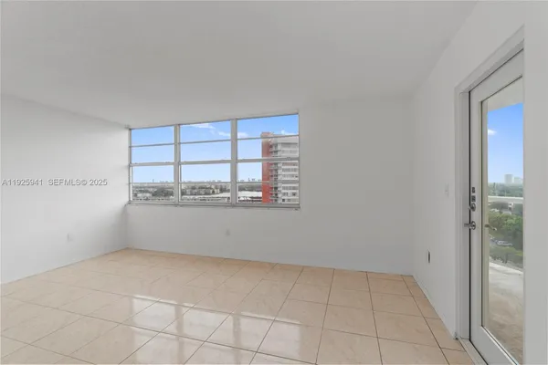 $215,000 | 1301 Northeast Miami Gardens Drive, Unit 1025W, Miami, FL 33179